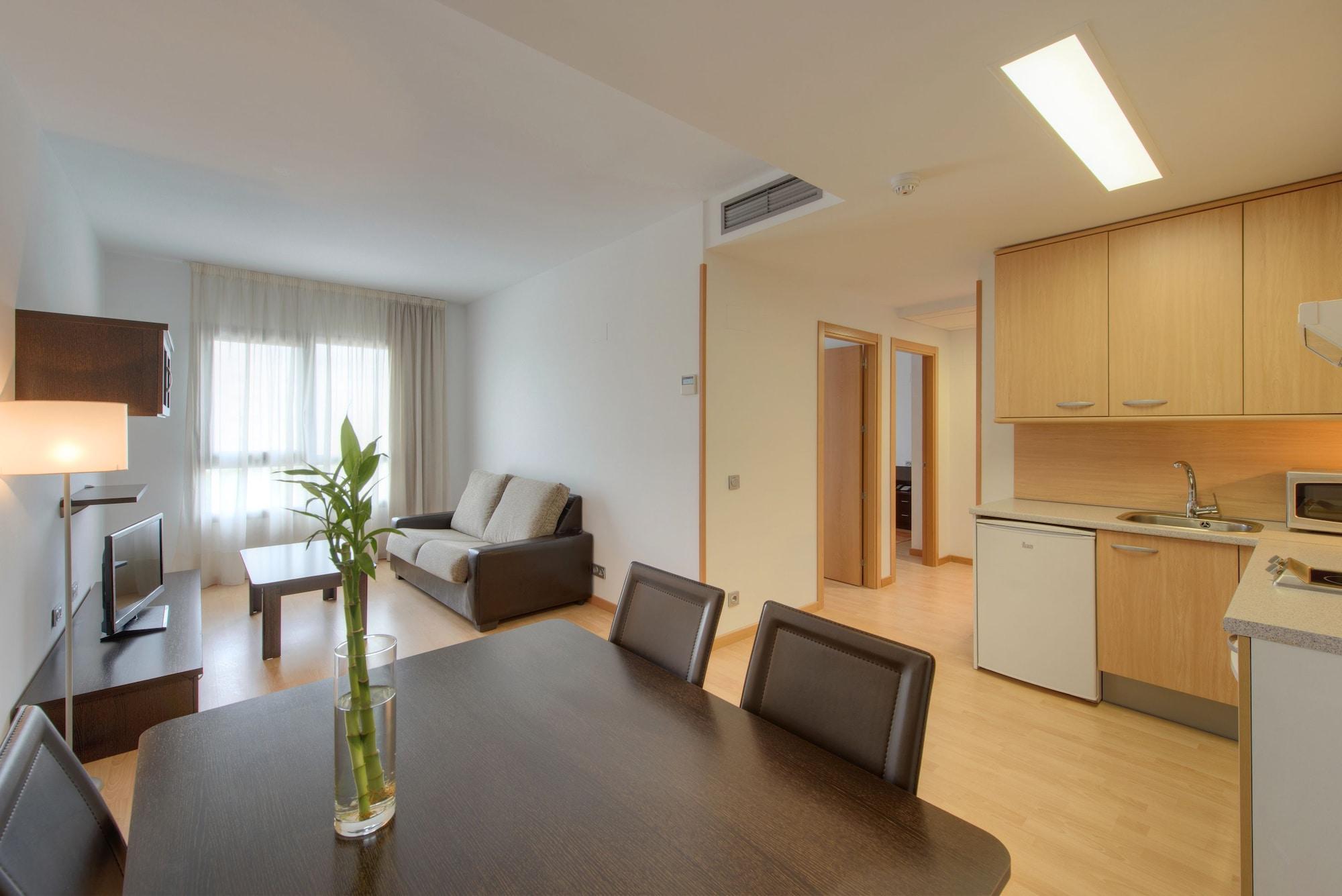 Madrid Airport Suites, Affiliated By Melia Eksteriør billede
