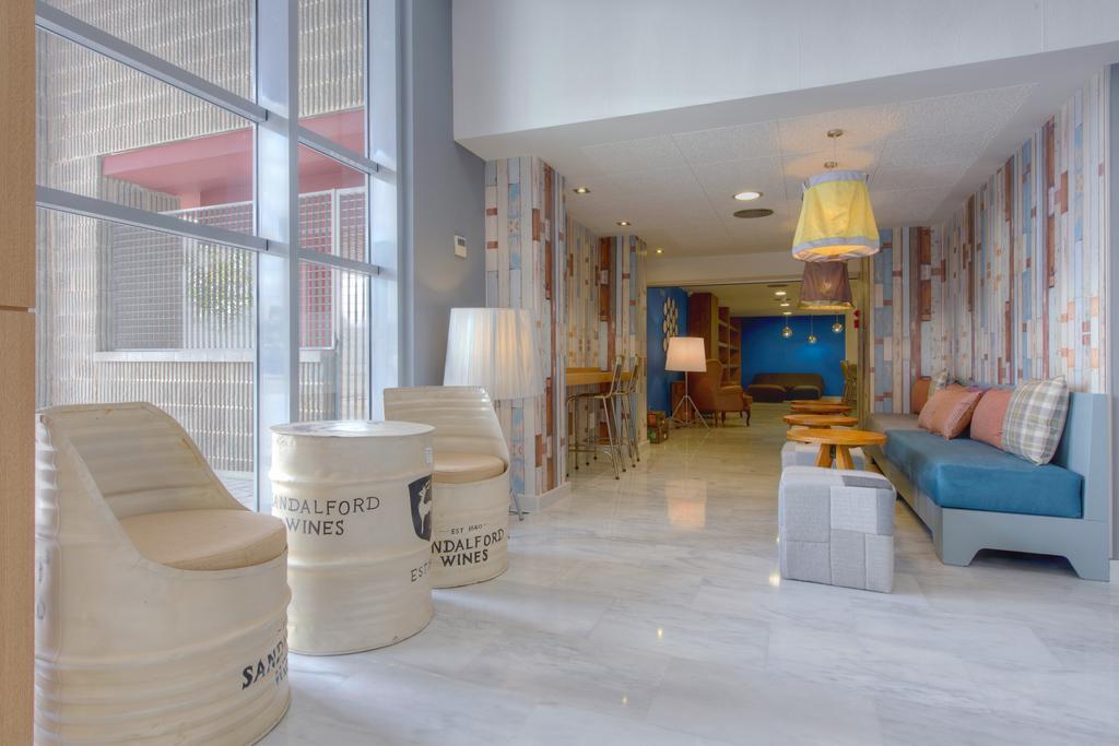 Madrid Airport Suites, Affiliated By Melia Eksteriør billede
