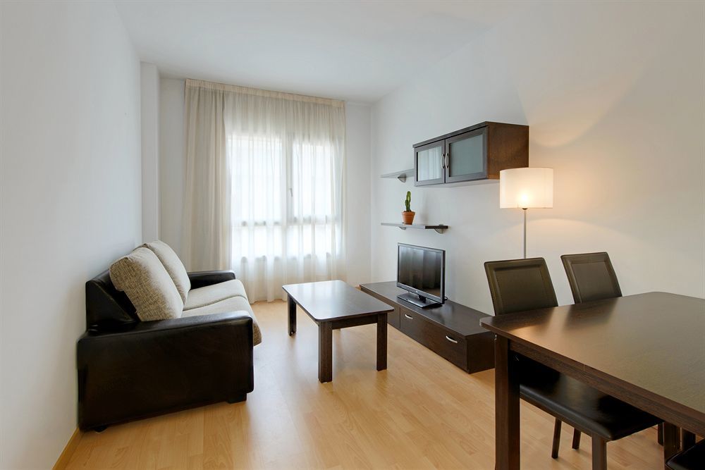 Madrid Airport Suites, Affiliated By Melia Eksteriør billede
