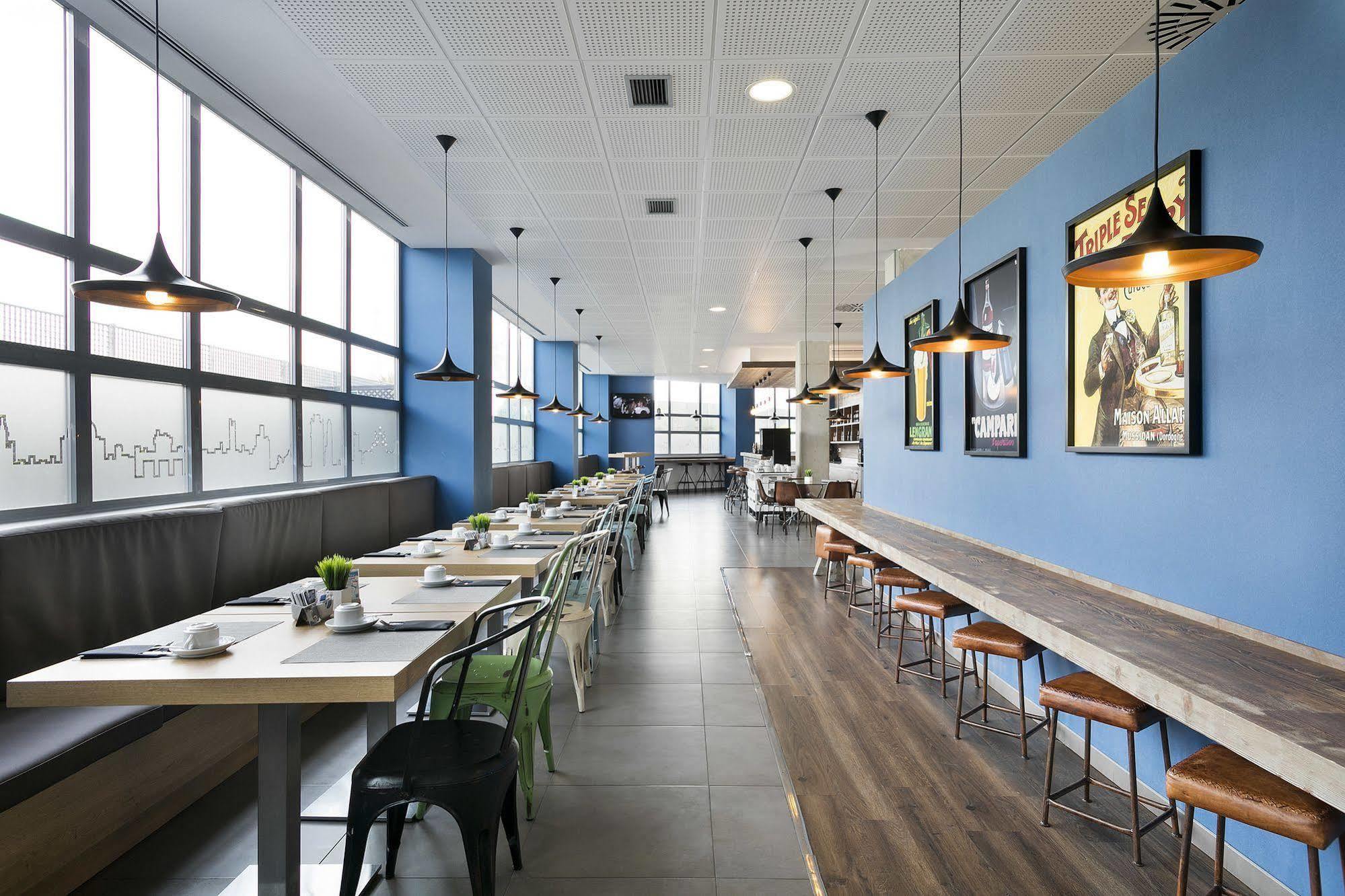 Madrid Airport Suites, Affiliated By Melia Eksteriør billede