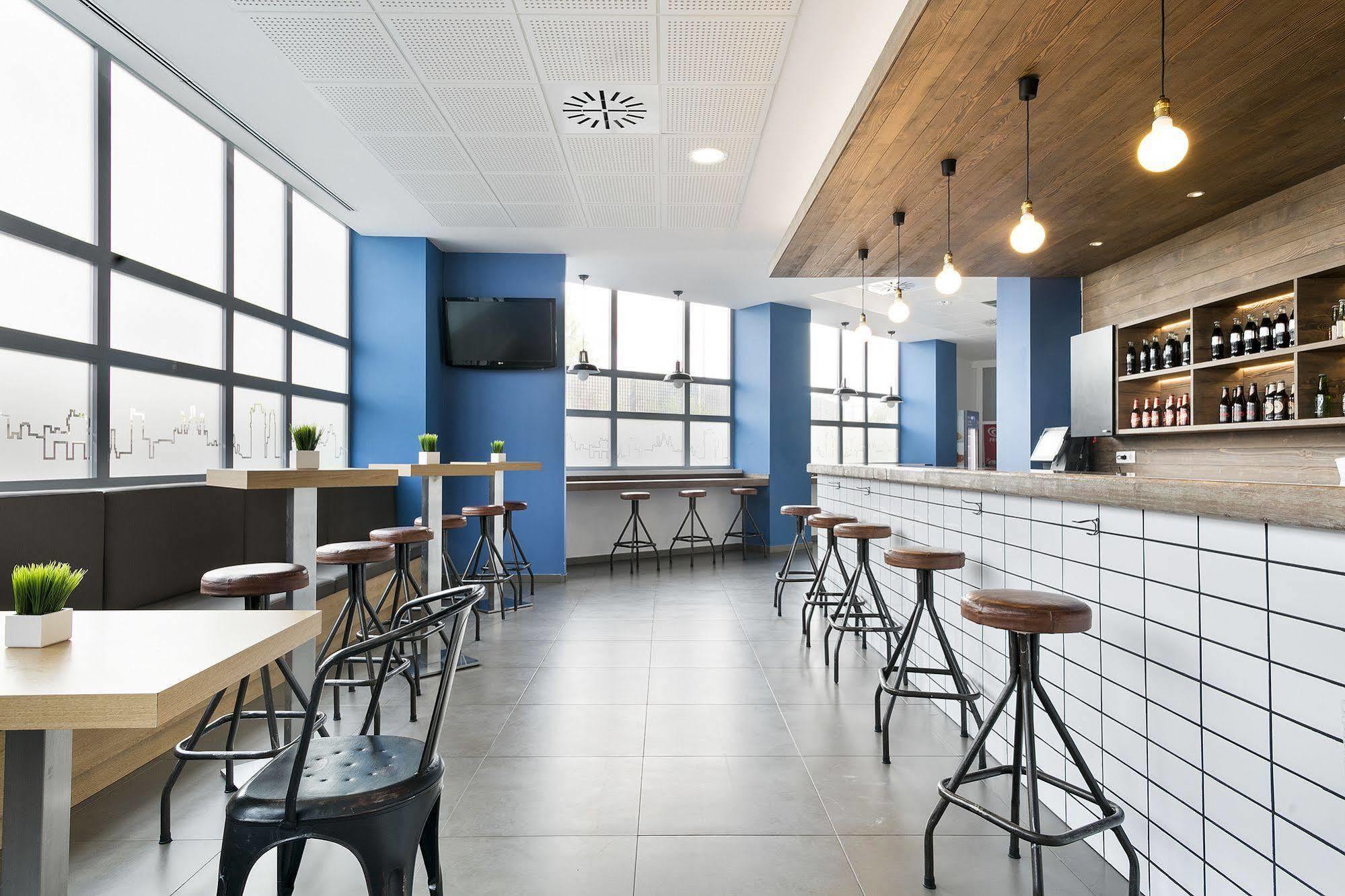 Madrid Airport Suites, Affiliated By Melia Eksteriør billede