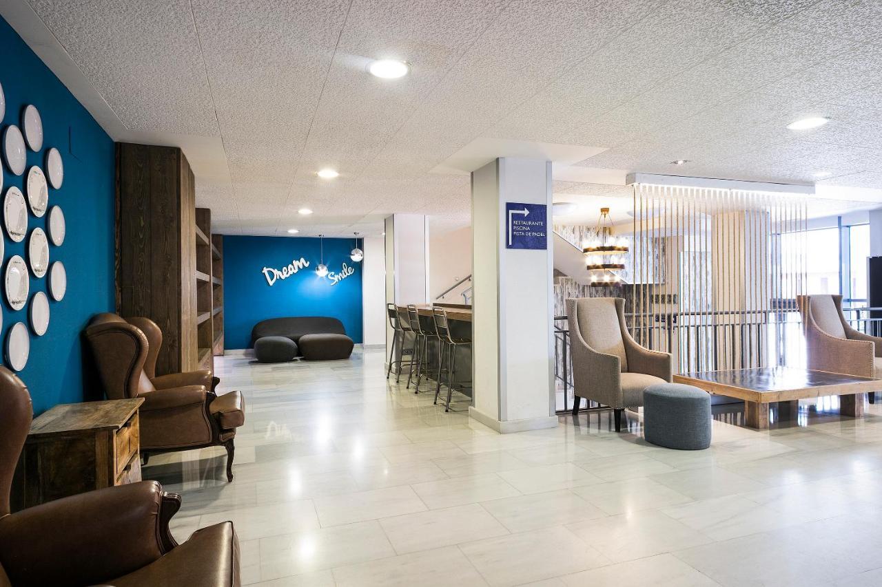 Madrid Airport Suites, Affiliated By Melia Eksteriør billede