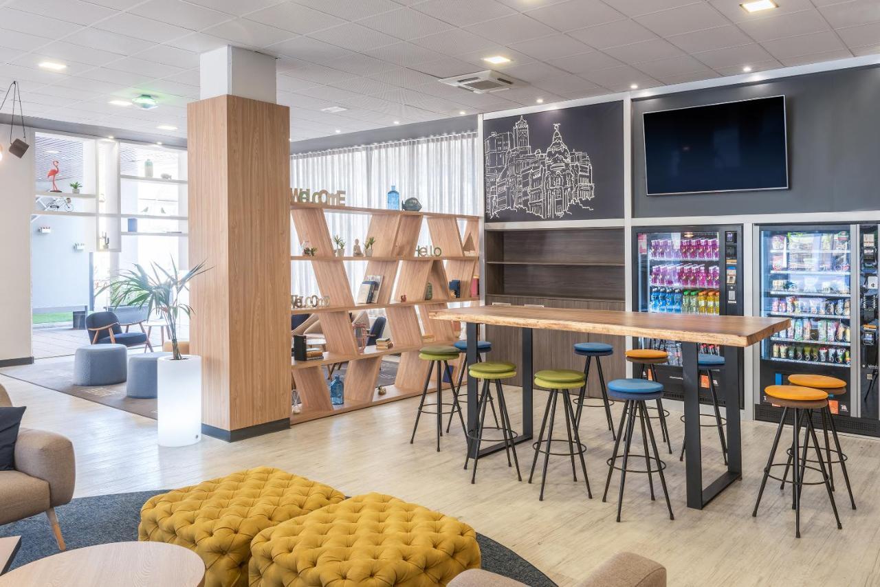 Madrid Airport Suites, Affiliated By Melia Eksteriør billede