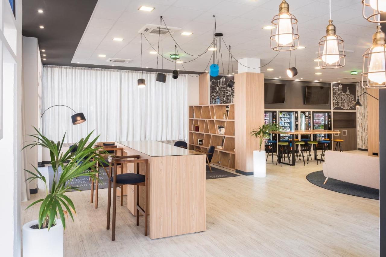 Madrid Airport Suites, Affiliated By Melia Eksteriør billede
