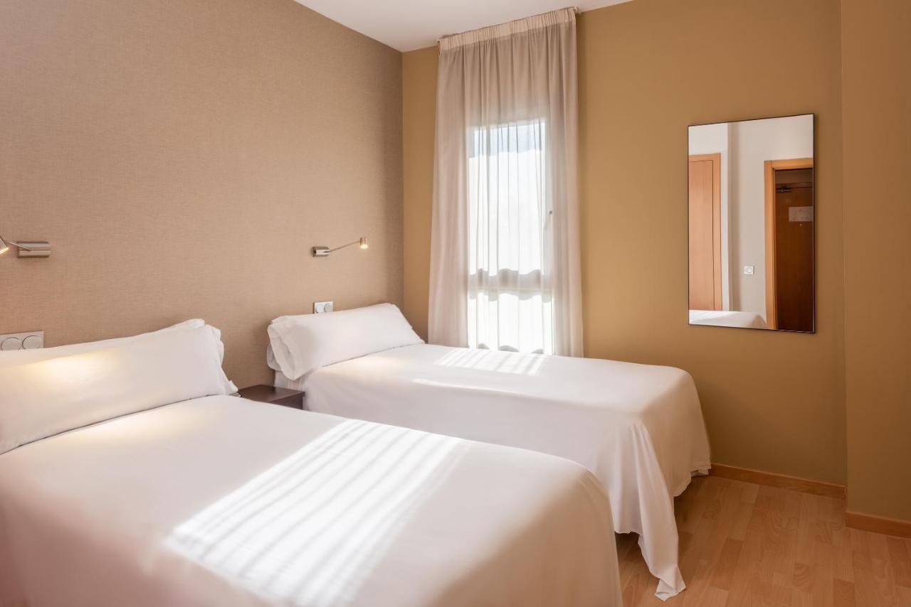Madrid Airport Suites, Affiliated By Melia Eksteriør billede